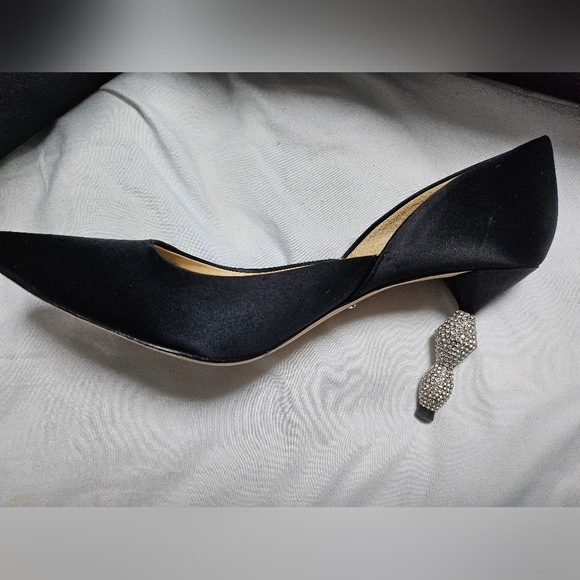 Badgley Mischka Satin Pumps 8.5 rhinestone heel - Picture 2 of 15